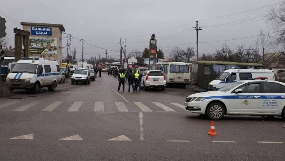 На видео воронежцы смогли увидеть место подрыва части атаковавшей город ракеты