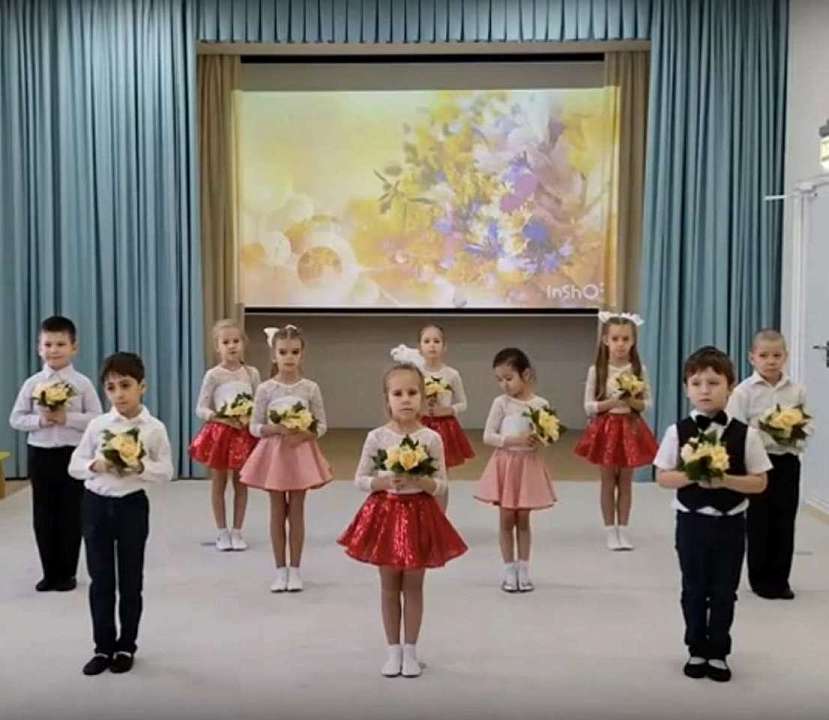 Управа Железнодорожного района приглашает присоединиться к поздравлению мам с Днем матери