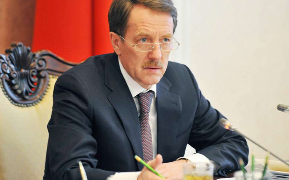 Губернатор Александр Гусев и мэр Сергей Петрин поздравили с юбилеем вице-спикера Госдумы Алексея Гордеева