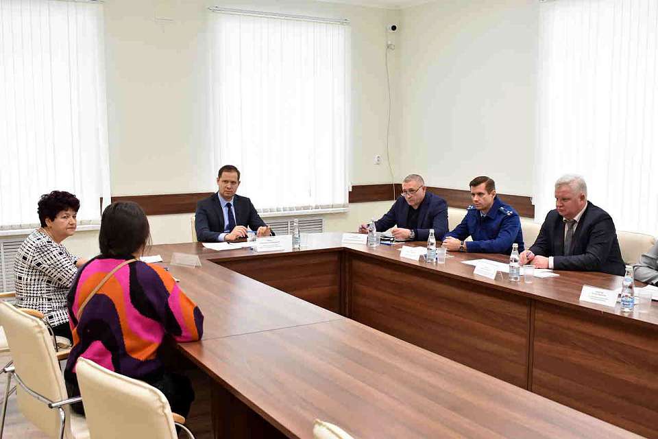 Зампредседателя правительства Воронежской области провёл личный приём в Ленинском районе