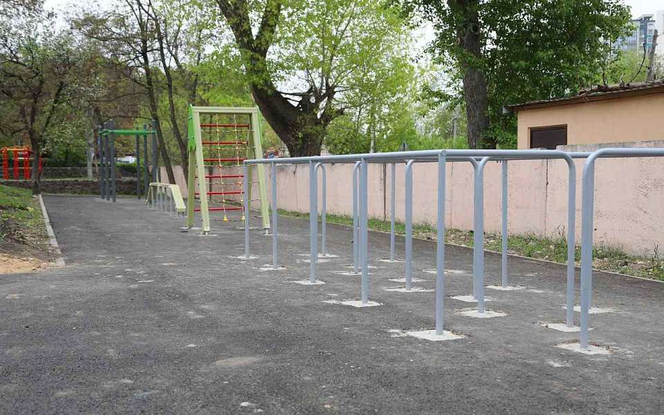 Территории 47 школ и 55 детских садов благоустроят в Воронеже