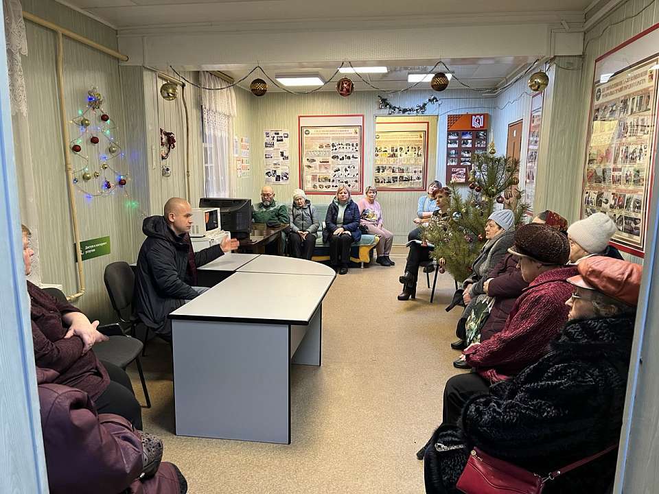 В микрорайоне Краснолесный состоялась встреча руководителя управы района с председателями комитетов ТОС