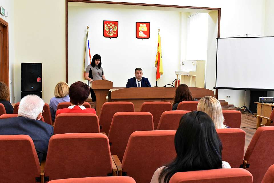 В Ленинском районе Воронежа обсудили вопросы опеки и попечительства