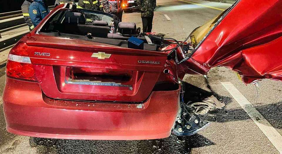 Девушка из Кировской области погибла в ночном ДТП с фурой на воронежской трассе