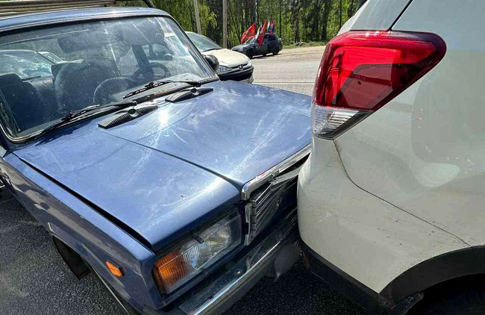В массовом ДТП в Советском районе Воронежа пострадала пенсионерка