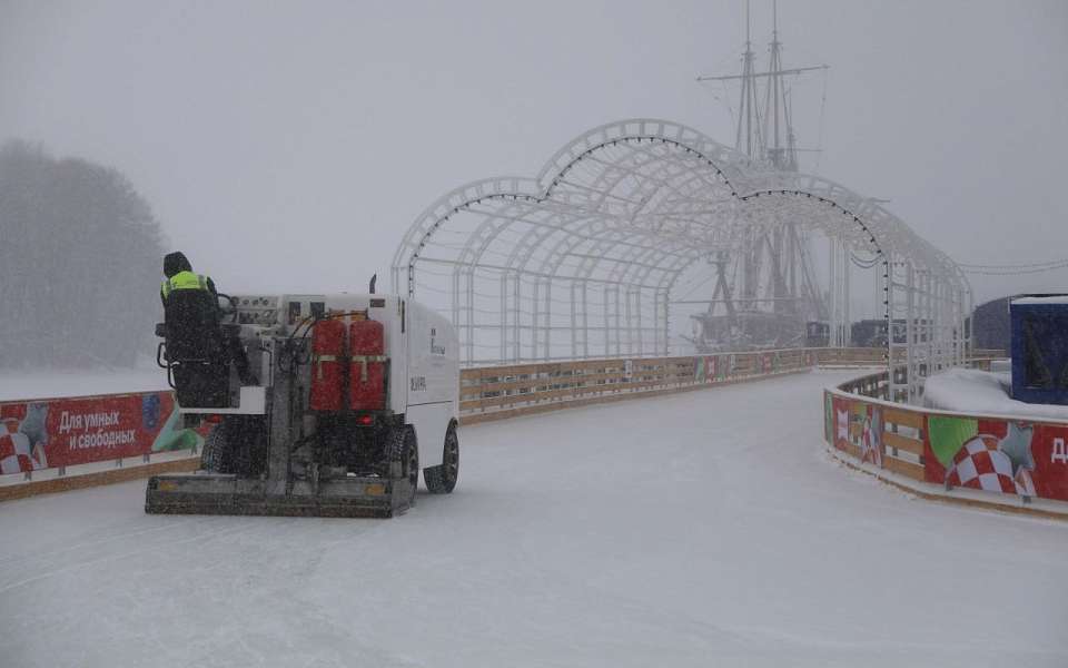 Работу главного городского катка приостановили в Воронеже