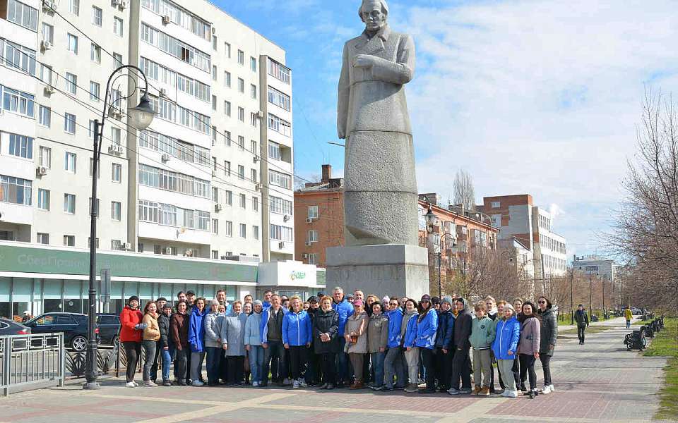 В общегородском субботнике приняли активное участие воронежские депутаты