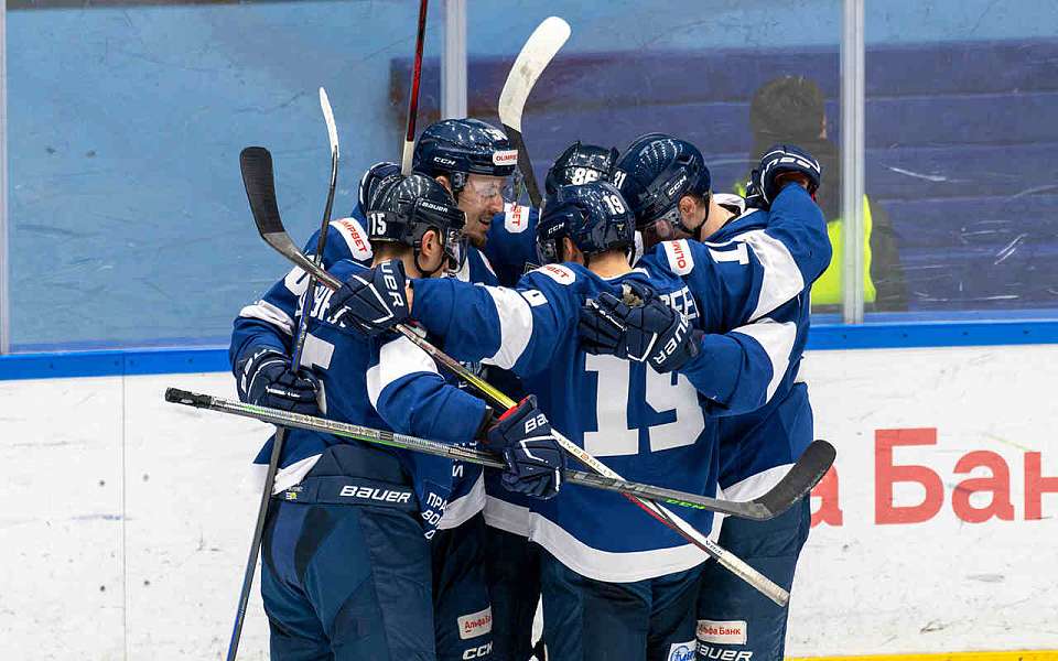 Воронежский «Буран» отпраздновал волевую победу на своём льду