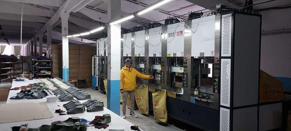 Незаконных мигрантов из Китая и Узбекистана нашли воронежские полицейские на обувной фабрике