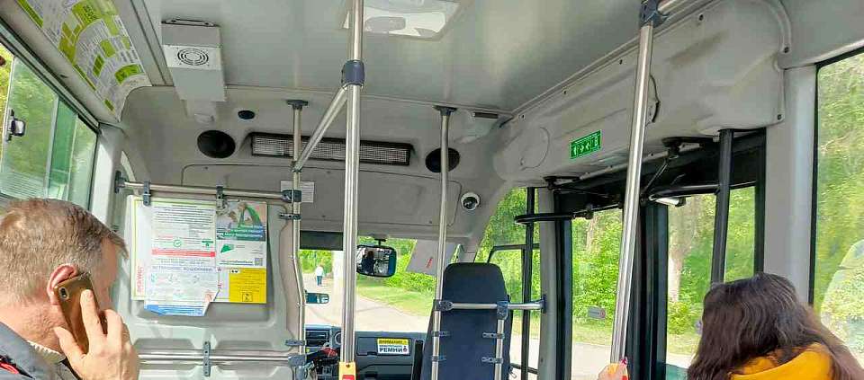 В воронежском автобусе взорвался кондиционер, пострадала девушка