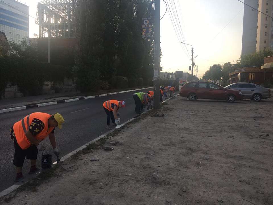 В Железнодорожном районе продолжаются работы по благоустройству