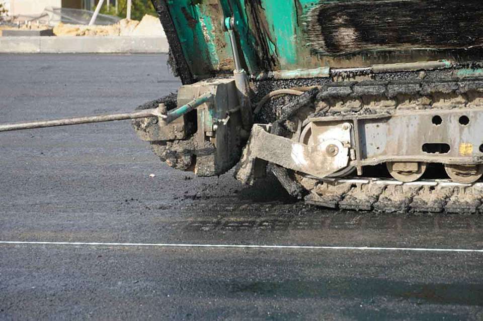 Более чем в 66 регионах ведутся активные дорожные работы по нацпроекту