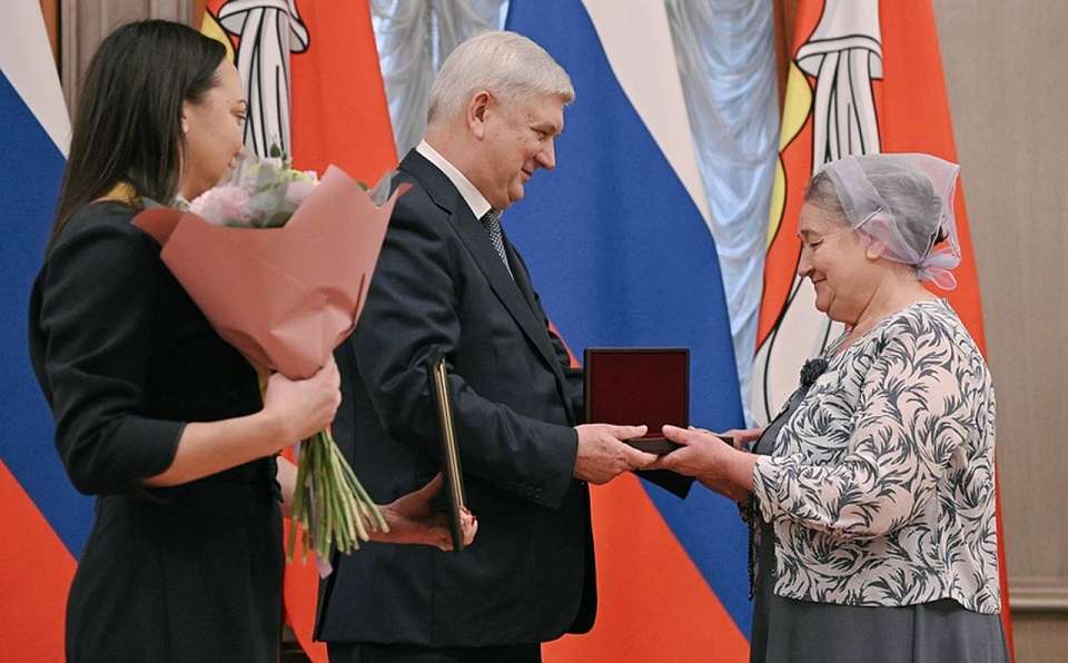 Посвященная Дню матери церемония прошла в Воронеже с участием губернатора