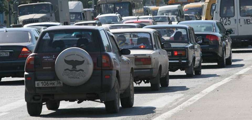 Массовая авария спровоцировала серьёзную пробку в Воронеже