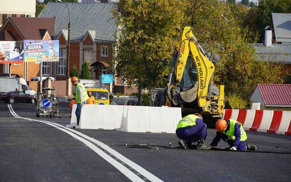 Полную замену дорожного покрытия проведут на 16 улицах в Воронеже