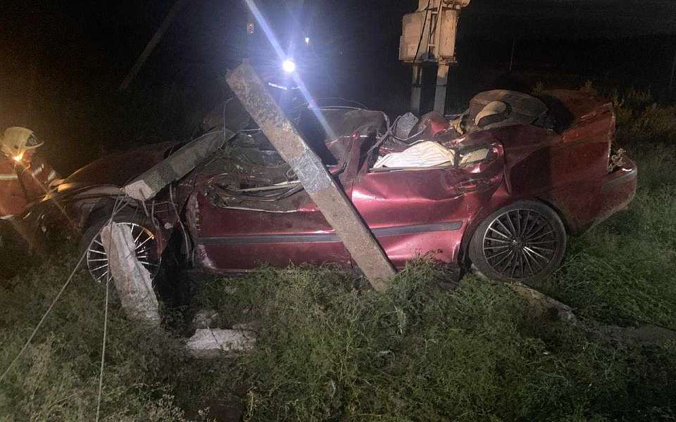 В ДТП с ЛЭП попал 24-летний москвич на Volvo в Воронежской области