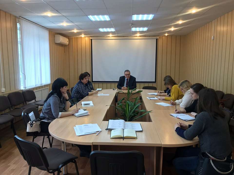 В Железнодорожном районе прошло очередное совещание с соцпедагогами