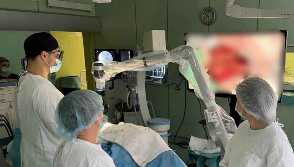 Из мозга жительницы Воронежа удалили опухоль размером с шарик для пинг-понга