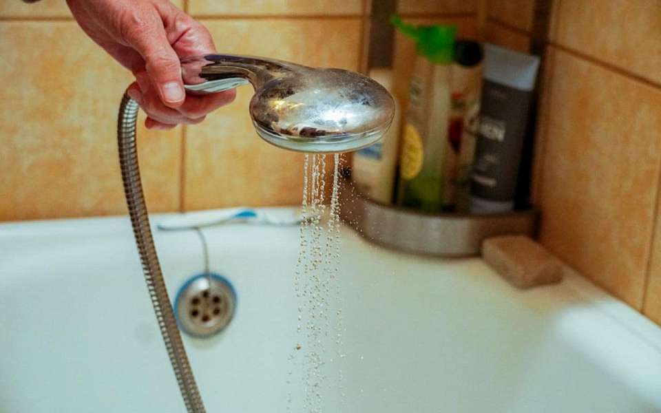 В Северном микрорайоне Воронежа экстренно отключили горячую воду из-за ремонта котельной