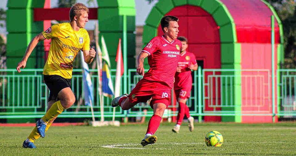 Лискинский «Локомотив» вернул себе лидерство в турнире СФФ «Центр»