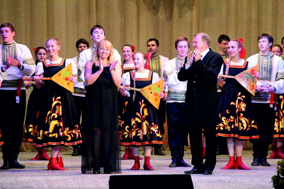             В Коминтерновском районе отметили юбилей народного коллектива