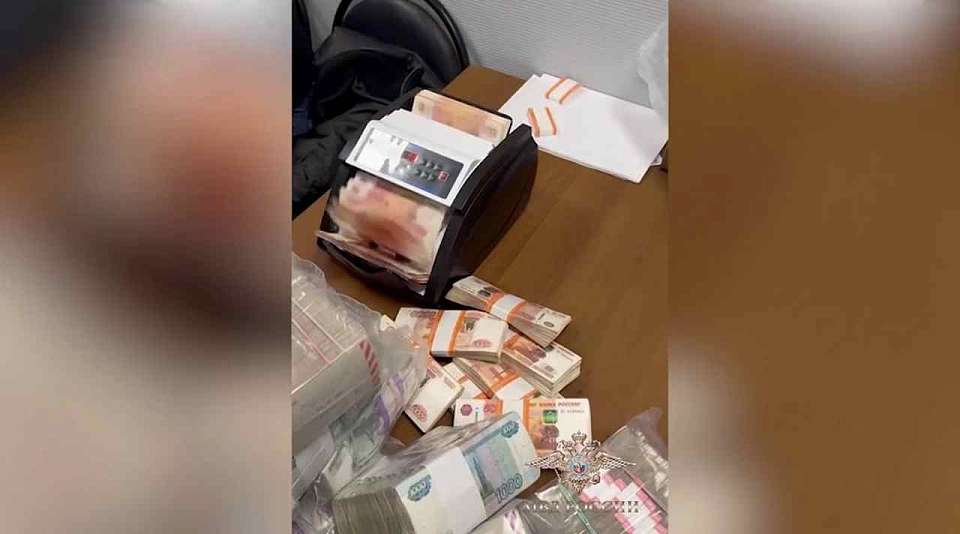 Под Воронежем из отделения почты брат с сестрой украли 60 млн и совершили поджог