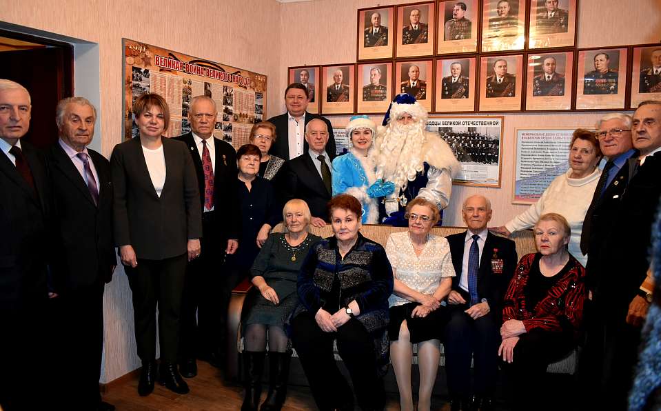В Центральном районе ветеранов войны поздравляют с Новым годом