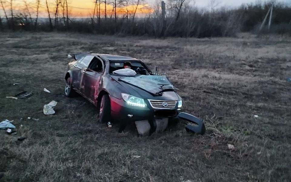 Пьяный автомобилист попал в больницу после вылета иномарки в кювет в Воронежской области