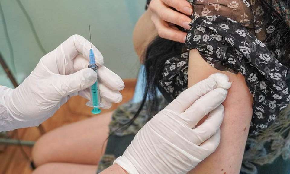Воронежцам напомнили в Роспотребнадзоре об оптимальном сейчас периоде для вакцинации против гриппа