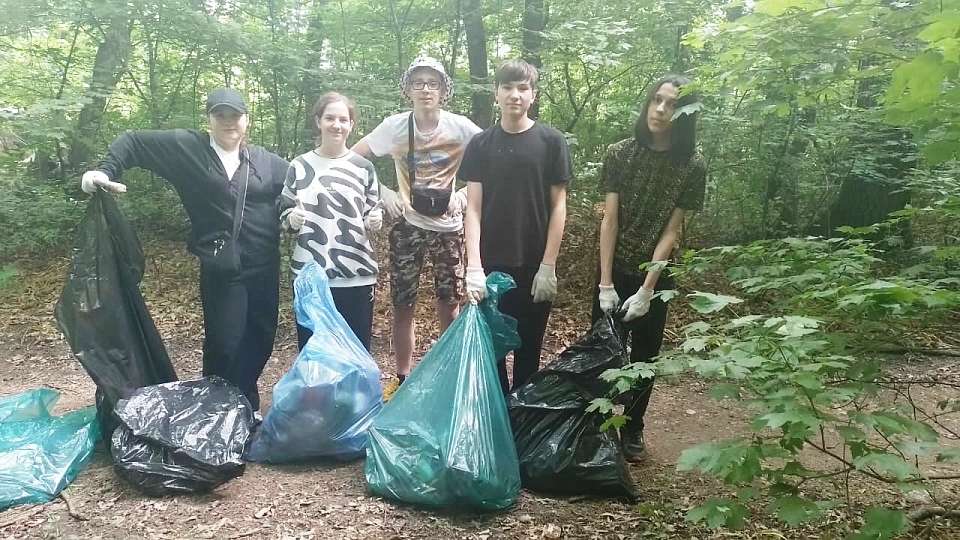 В Ленинском районе последовательно возрождаются отряды юных любителей природы