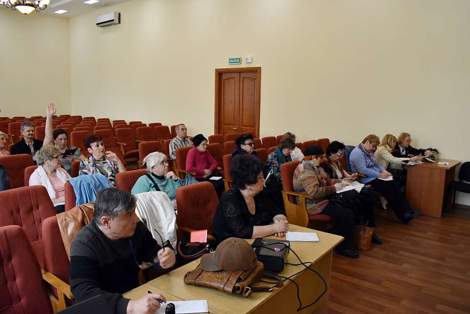 В Ленинском районе продолжает свою работу клуб ЖКХ