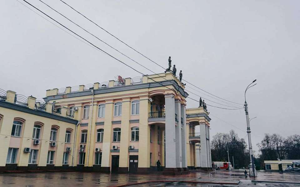 Вузовский преподаватель избил полицейского на вокзале в Воронеже