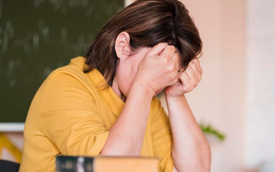 Родственники не смогли отговорить 49-летнюю воронежскую учительницу от «сотрудничества» с лжесиловиками