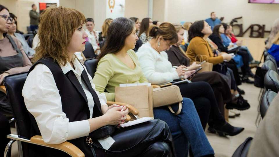 Более 100 воронежских женщин прошли интенсив по развитию бизнеса