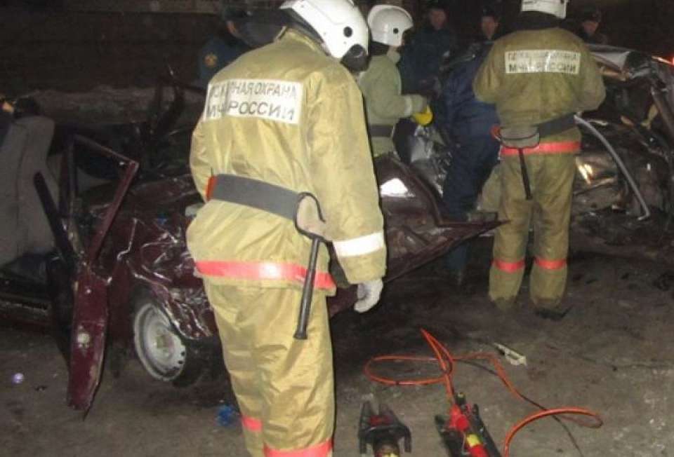 В мощном столкновении двух легковушек в Воронеже пострадали несколько человек