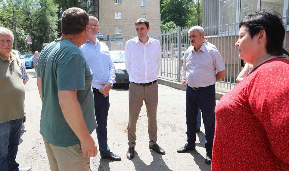 Мэр Сергей Петрин встретился с воронежцами, чьё имущество пострадало в результате атак БПЛА