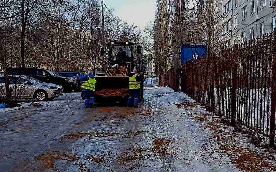 Мэр Воронежа выступил с обращением по ситуации с гололедом