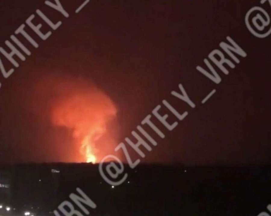 Яркое зарево напугало воронежцев