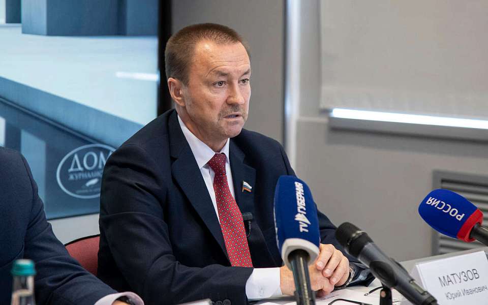 Ситуацию с автомобильным топливом прокомментировал спикер Воронежской облдумы