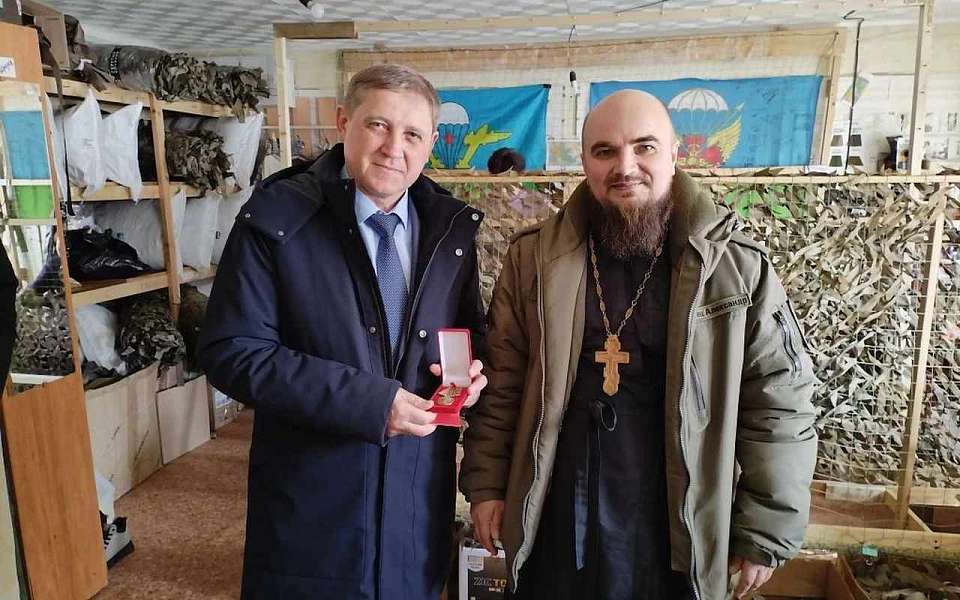 Мобильный храм. ДСК передал на фронт ЗИЛ-131 для передвижной церкви