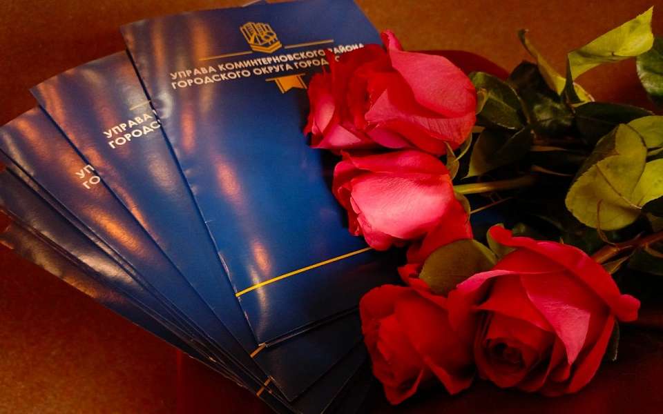 В Коминтерновском районе с юбилеем поздравили известный театральный коллектив