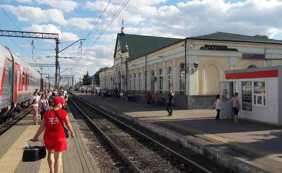 За попытку продать на перроне пять пирожков оштрафовали женщину в Воронежской области