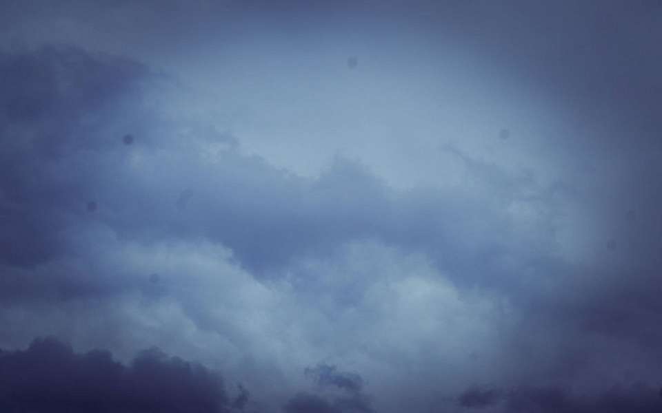 До вечера субботы продлили погодную опасность из-за грозы в Воронежской области