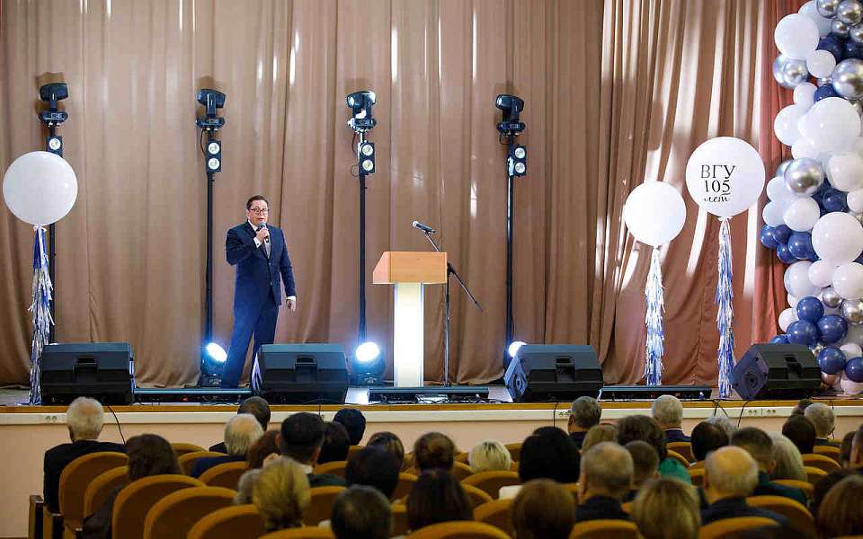 Путин наградил орденом ректора Воронежского государственного университета