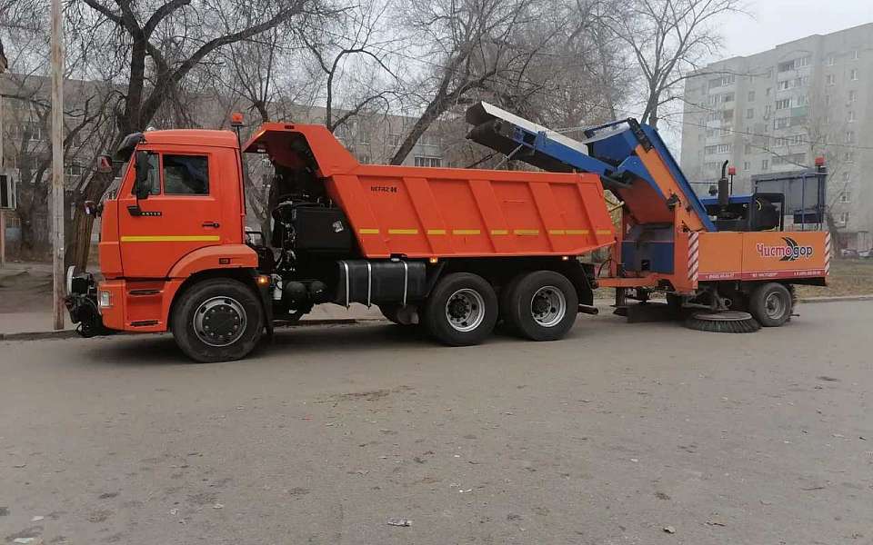 Комбинат благоустройства Левобережного района работает днём и ночью