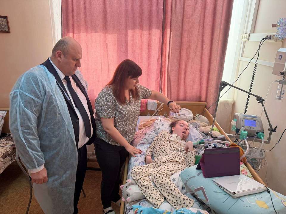 Руководитель управы Центрального района Игорь Галкин исполнил мечту ребенка с "Елки желаний"