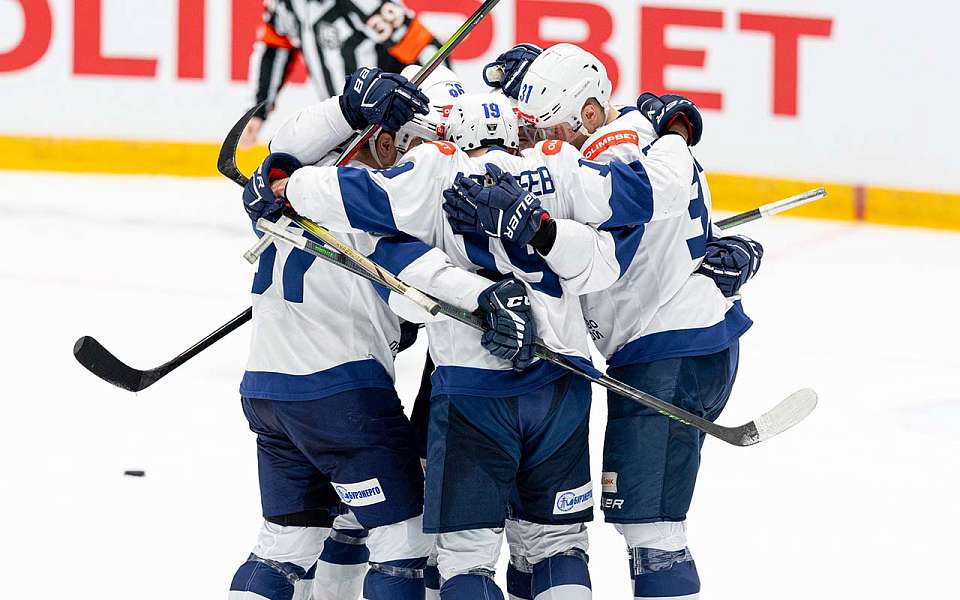 Плей-офф ВХЛ воронежский «Буран» открыл волевой победой