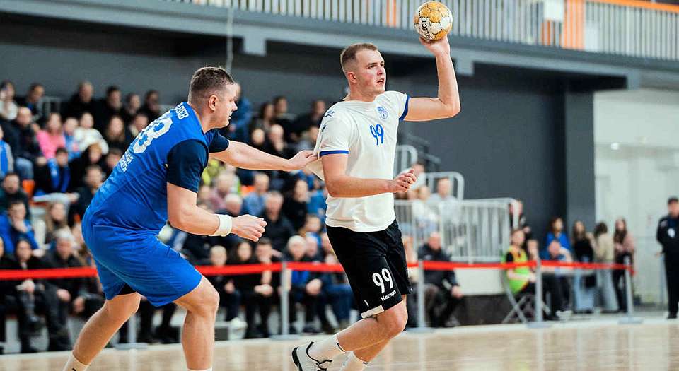 Гандболисты «Воронежа», обыграв омичей, пробились в четвертьфинал Кубка страны