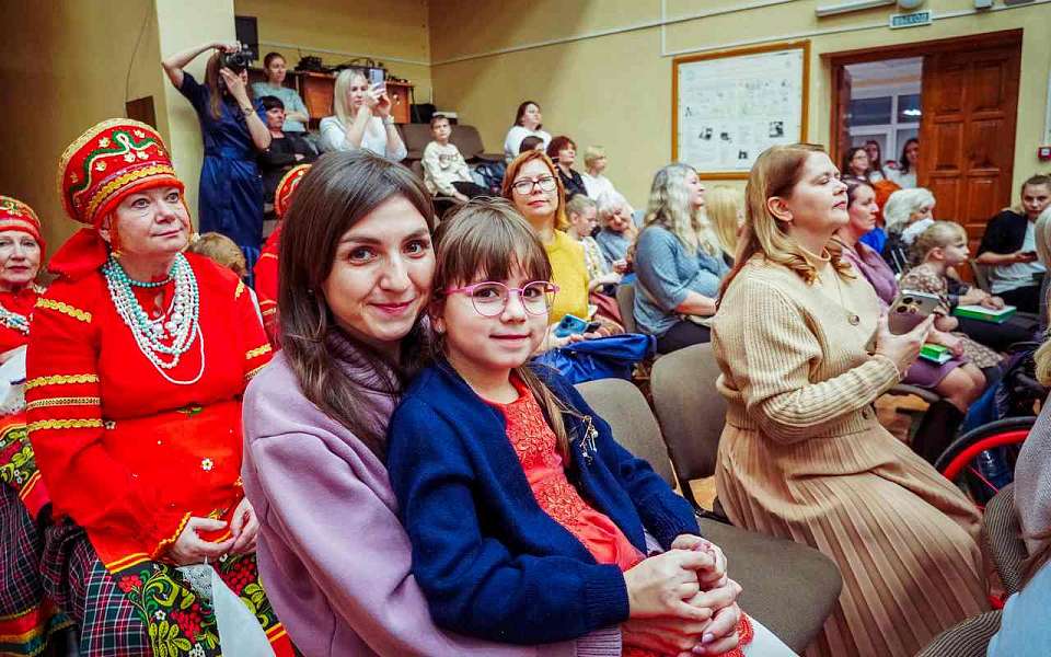 Накануне Дня матери в Воронеже поздравили многодетных мам