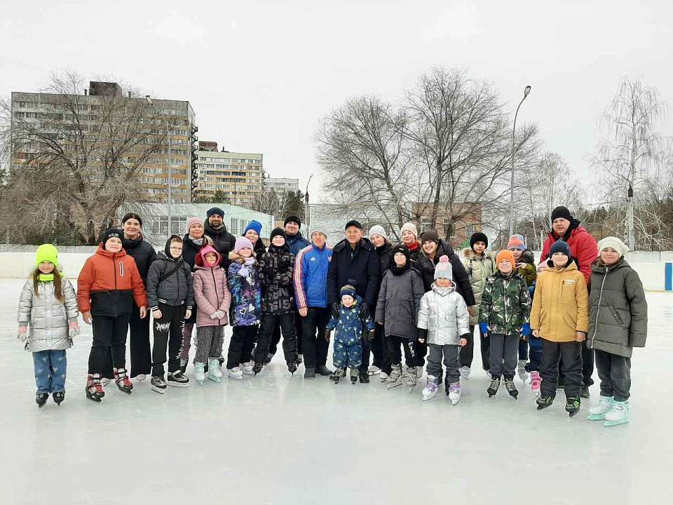 В Придонском официально закрылся сезон на Ледовом катке: более 100 тысяч посещений за зиму